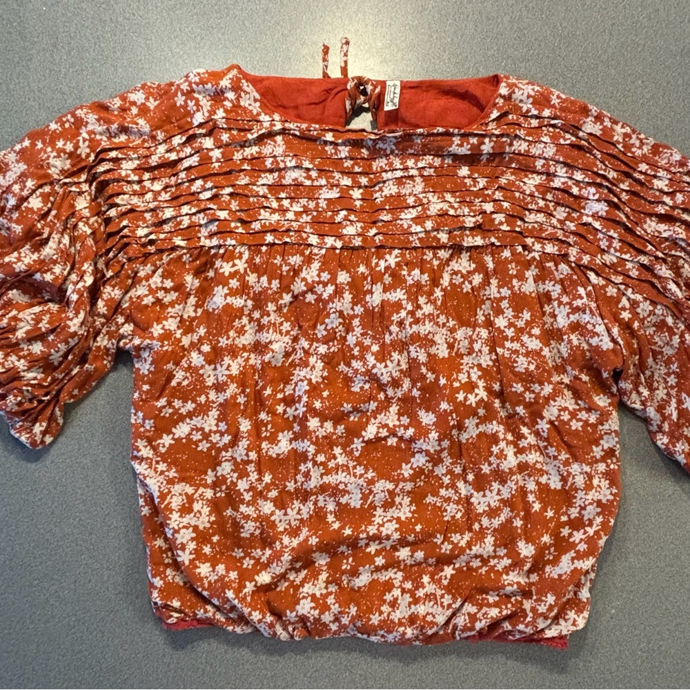 Free People Top floral Cropped Smocked Blouse Sz Large round Neck Balloon Sleeve